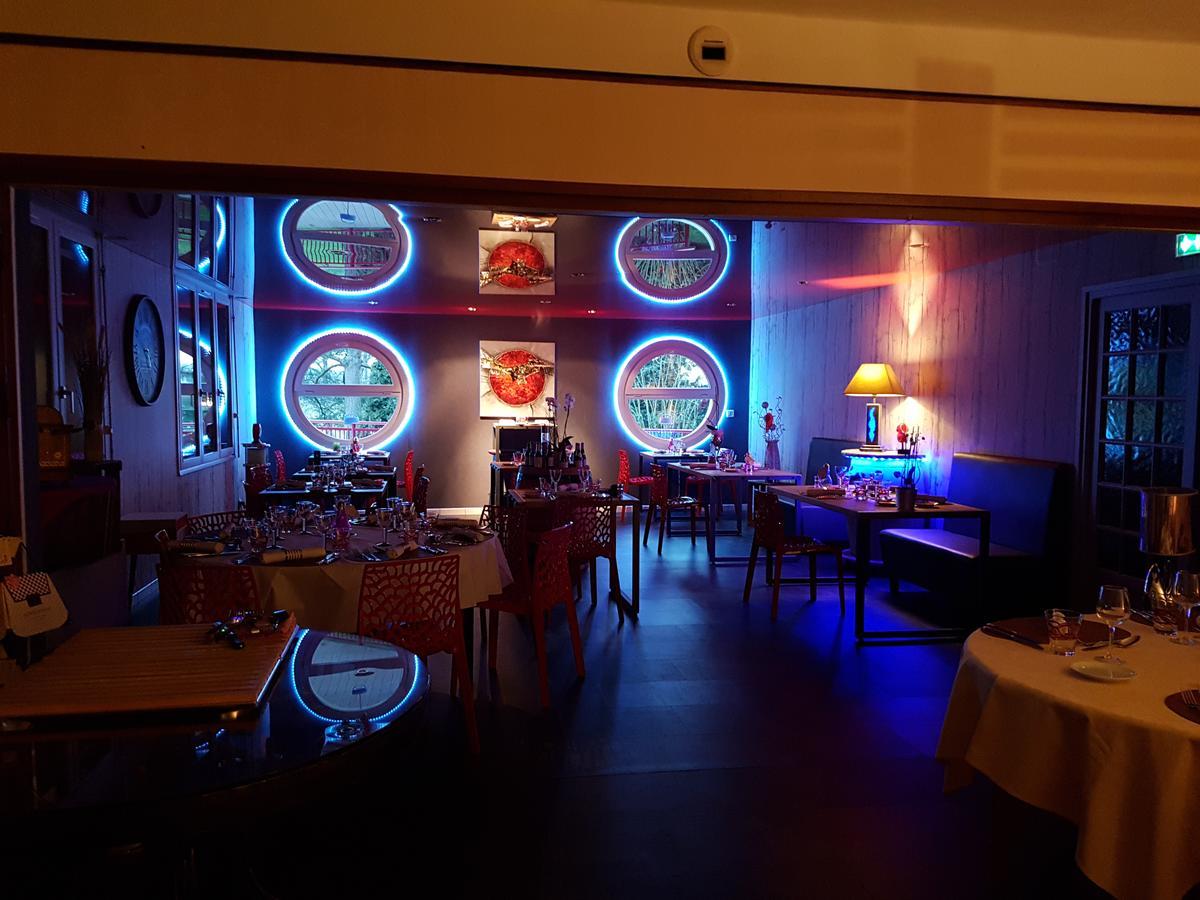 Relais Vosgien - Hotel Restaurant "La Table De Sophia" Saint-Pierremont  Экстерьер фото